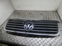 VW Passat 3BG Kühlergrill 3B0853562 Bj.2002 Nr.2 Baden-Württemberg - Massenbachhausen Vorschau