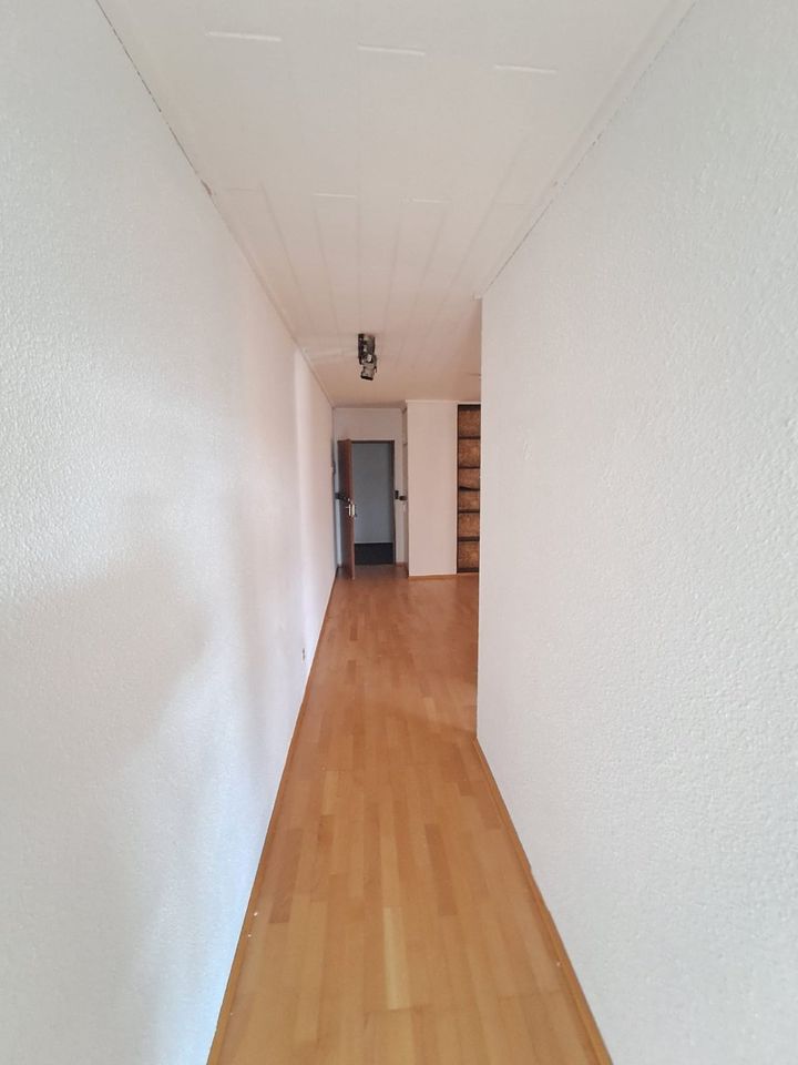 4,5-Raum-Wohnung mit 2 Balkonen, EBK, Garage, Keller, Fahrradraum in Mainz