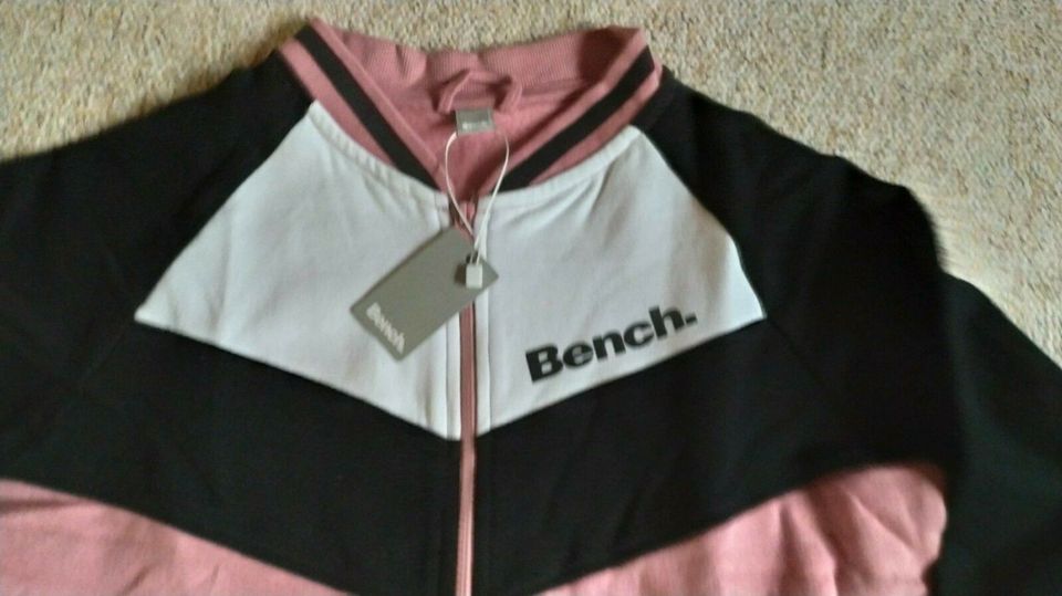 Neue Bench Sweatjacke Gr.176/182 Mädchen mit Etikett in Frohburg