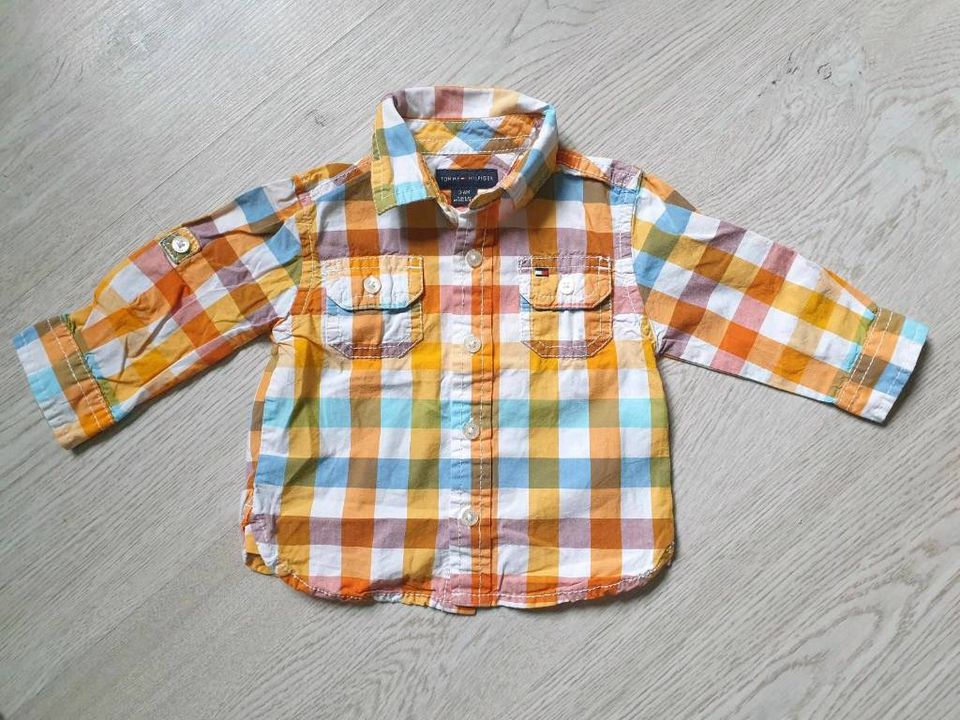 T-Shirts, Langarmshirts, Hemden Langarm Gr. 62/68, Tommy Hilfiger in Landshut