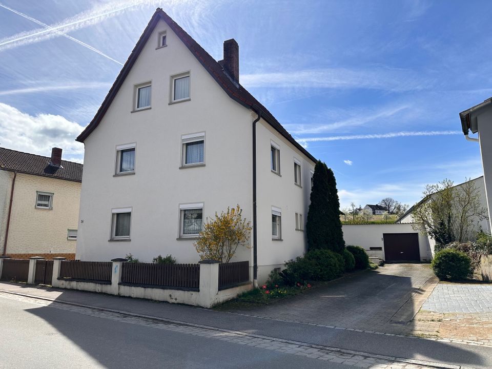 Zweifamilienhaus mit Scheune, viel Platz & Ausbaupotential in Viereth-Trunstadt