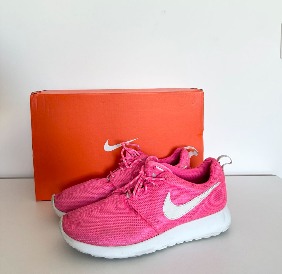 Nike Roshe Run Sneaker Neon Pink Gr38 in Fürth