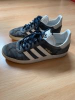 Adidas Gazelle 40 in blau München - Maxvorstadt Vorschau