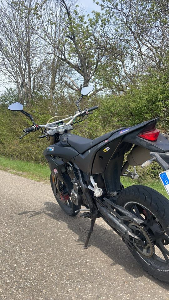 Ksr Tr 125 Sm Supermoto in Sonnenbühl