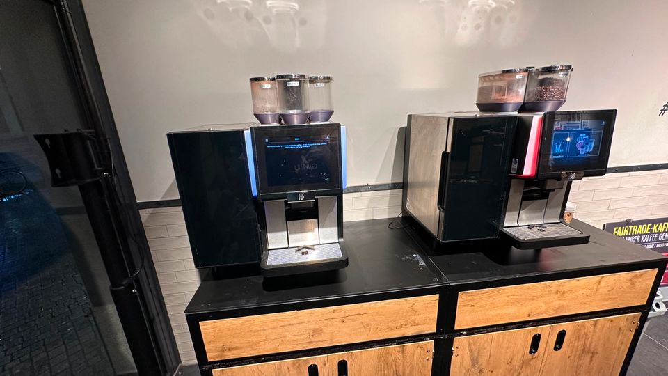 Zwei Top-Gepflegte WMF5000S Kaffeemaschinen – Frisch Gewartet in Heusenstamm