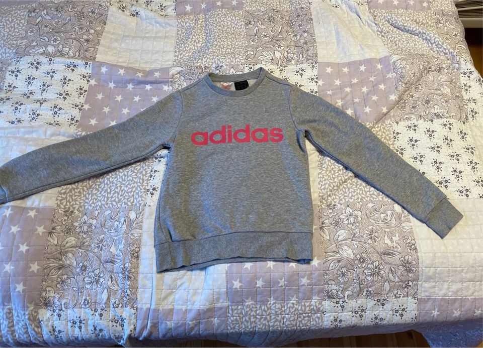 Adidas Pullover Sweatshirt in München - Hadern | eBay Kleinanzeigen ist  jetzt Kleinanzeigen