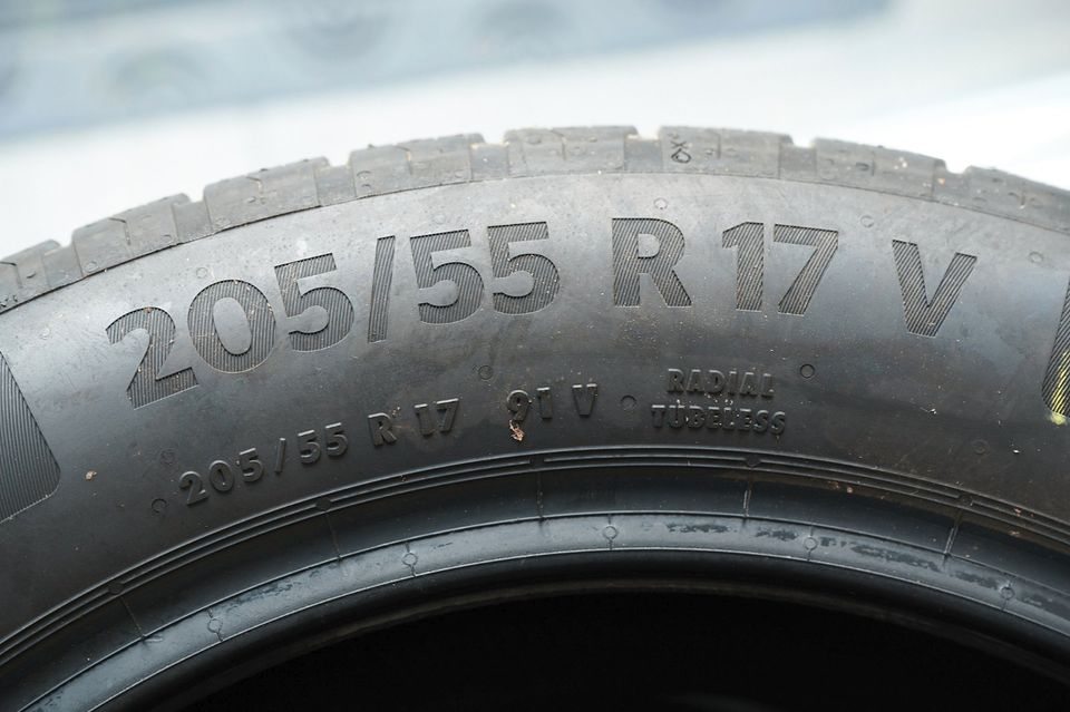 4 neue Sommerreifen CONTINENTAL EcoContact 6, 205/55 R17 91V in Deizisau 