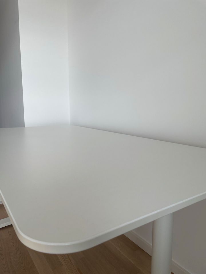 Schreibtisch IKEA BEKANT Weiß 160x80 Verstellbar | Table White in München