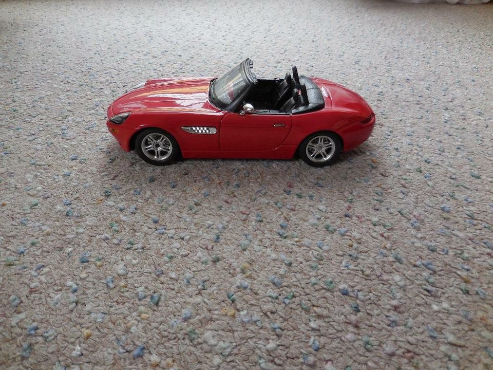 BWM Z8 Burago 1:24 Modellauto in Dresden