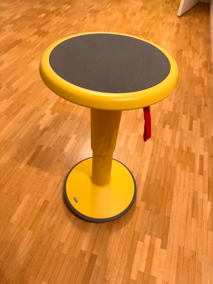 Interstuhl UPis1 - ergonomischer Sitzhocker - UP Designhocker in Isernhagen