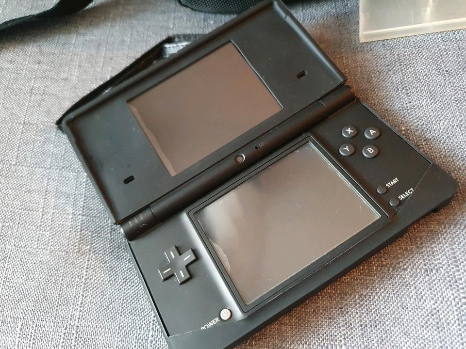 Nintendo DSi Set (inkl. Tasche/Hülle/Anleitung/Kabel/..) in Bad Schwartau