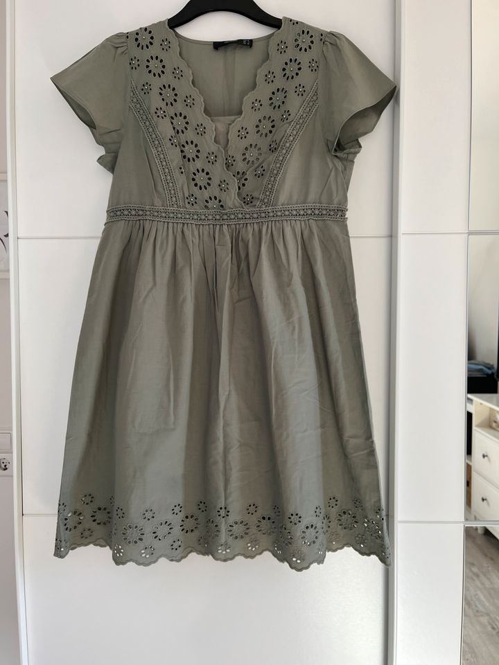 Kleid /Sommerkleid Hallhuber wie neu 36 in Korntal-Münchingen