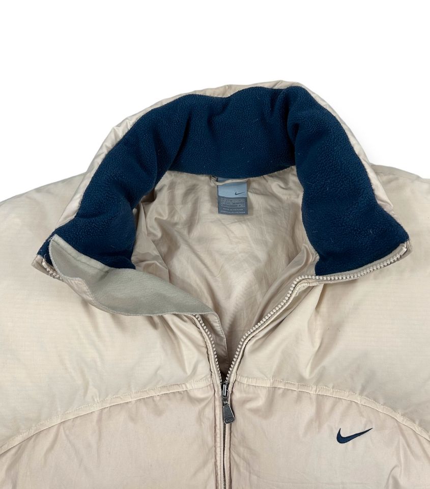 Nike Vintage creme Winterjacke Daunenjacke Pufferjacke Skijacke in Niederstotzingen