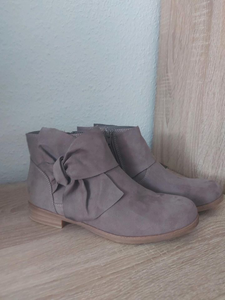 Stiefeletten Boots Schuhe Neu 38 in Berlin