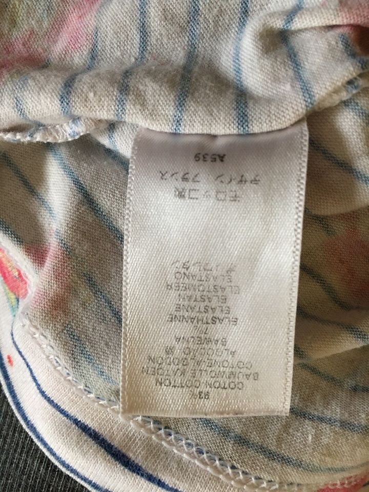 Petit Bateau Baby-Unterhemd Gr. 104 getragen in Finsing