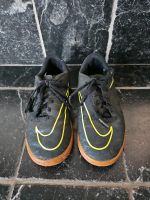 Nike Fussballschuhe Sportschuhe Hallenschuhe Gr. 33 Nordrhein-Westfalen - Straelen Vorschau