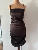schwarzes Satin-Kleid – Figurbetont Baden-Württemberg - Fellbach Vorschau