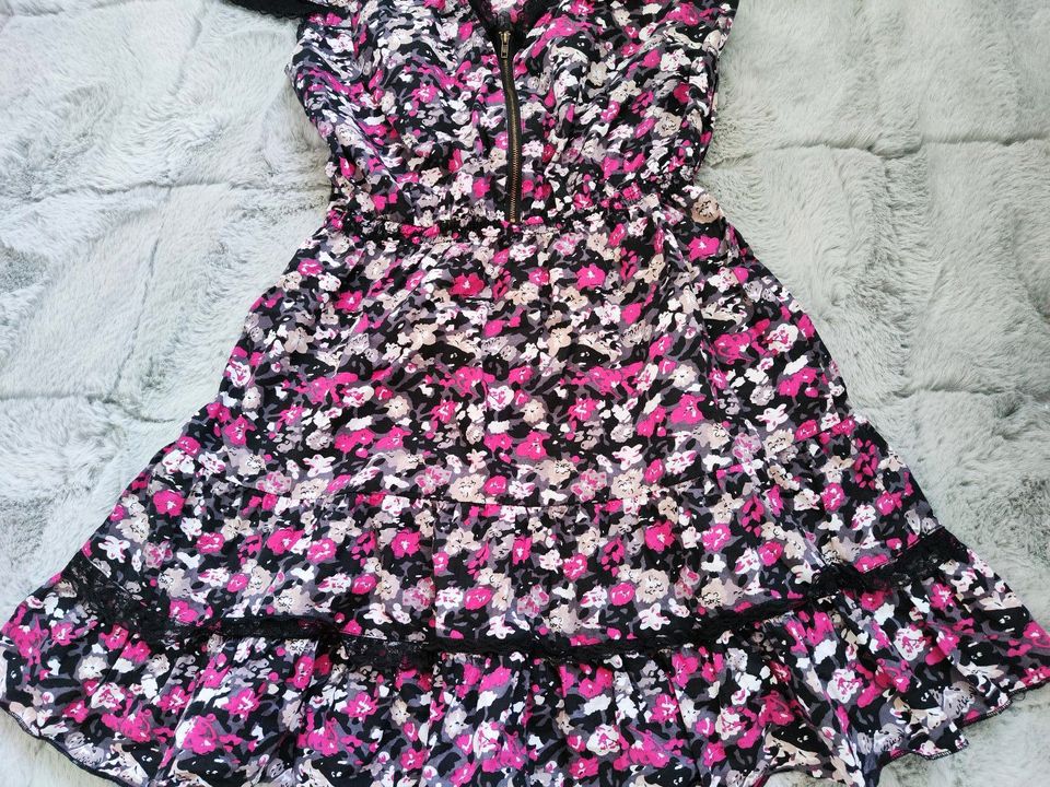 Damen Kleid mit Blumen Gr 40 Sommerkleid in Büchenbeuren