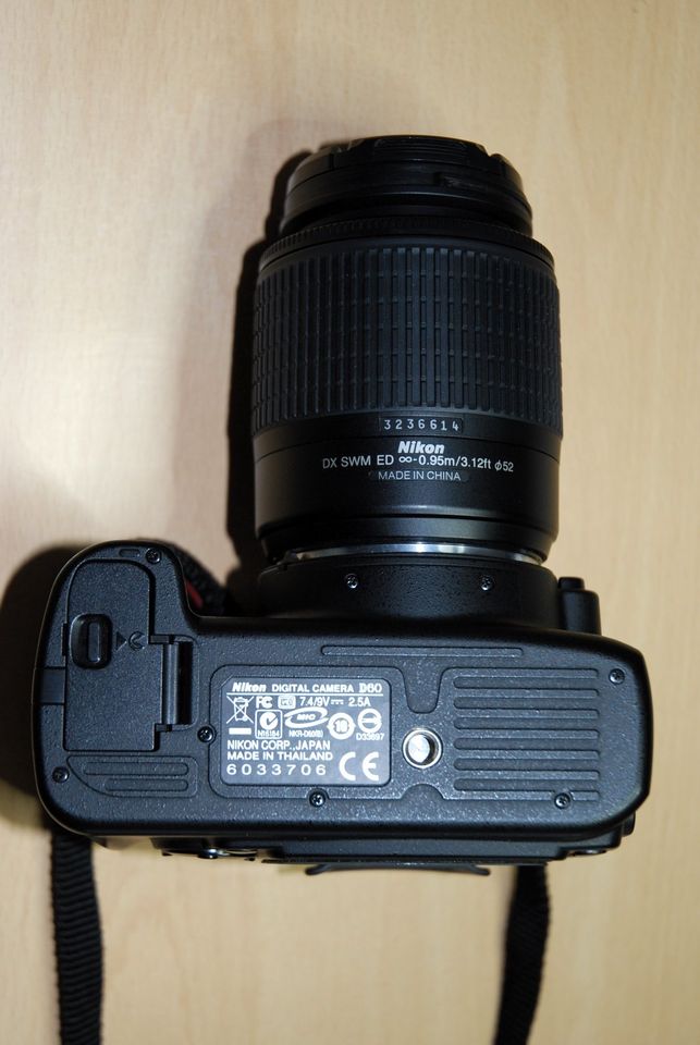 Nikon D60 Set (2 Objektive & Zubehör) mit nur 4460 Auslösungen in Remscheid