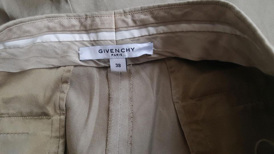 Givenchy Paris tiefsitzende CHINO hellkhaki beige Gr. 36 in Homberg (Efze)