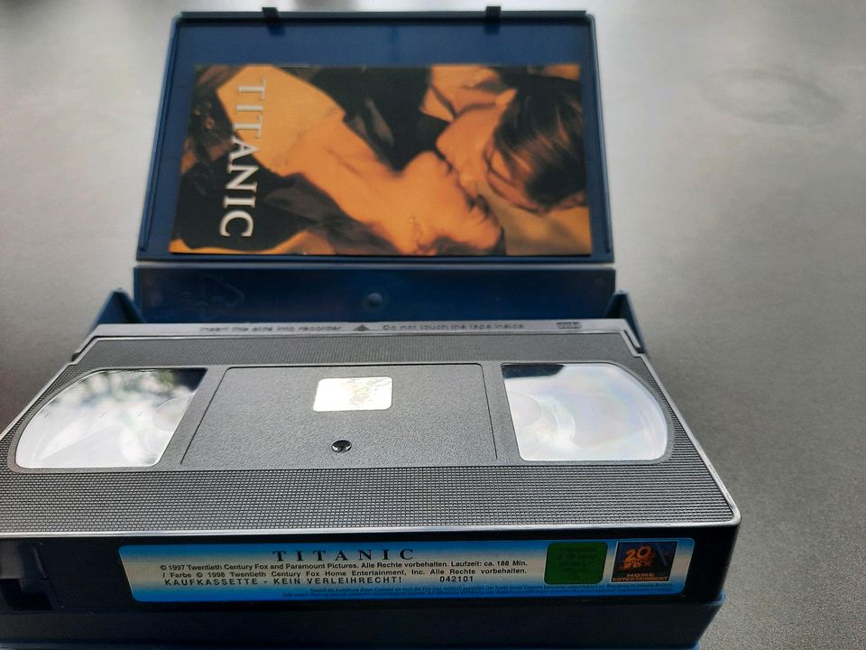 Titanic VHS Video 042101 in Stuhr