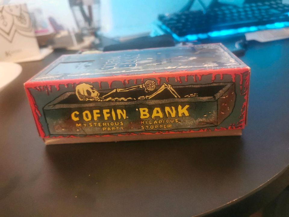 Coffin Bank Skellet spardose Japan Spielzeug 1960 in Heidesee