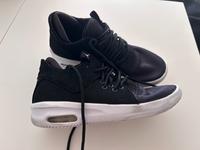 Nike Air Jordan Sneaker - größe 38 - schwarz München - Au-Haidhausen Vorschau
