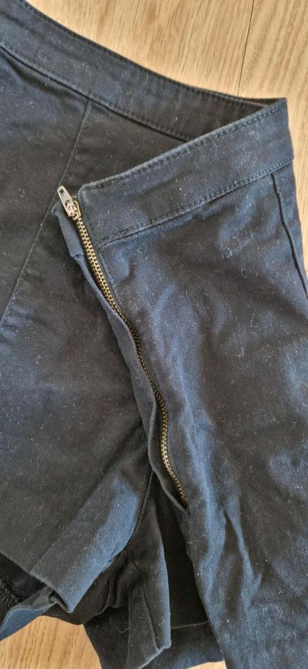 Damen shorts schwarz h&m Größe 38 in Bad Homburg