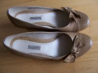 Beige Pumps mit Keilabsatz von Bugatti Gr. 36 1x getragen wie neu Niedersachsen - Hessisch Oldendorf Vorschau