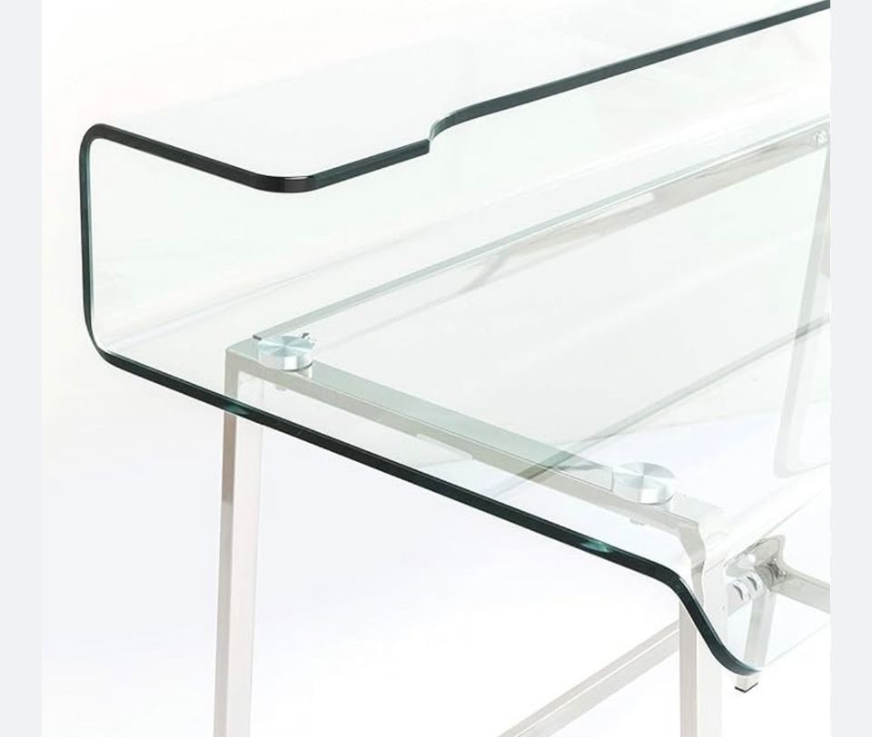 Kare Designertisch mit Glasplatte in München