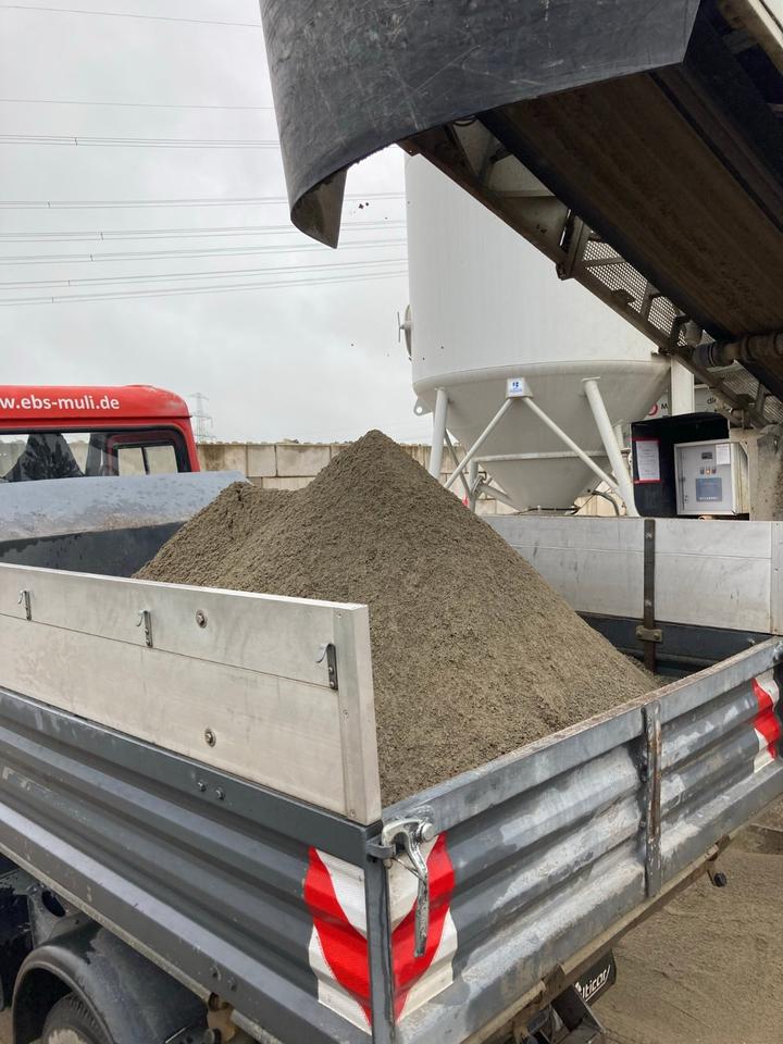 Lieferung von Mutterboden, Kies, Beton, Recycling, Schüttgut usw. in Berlin