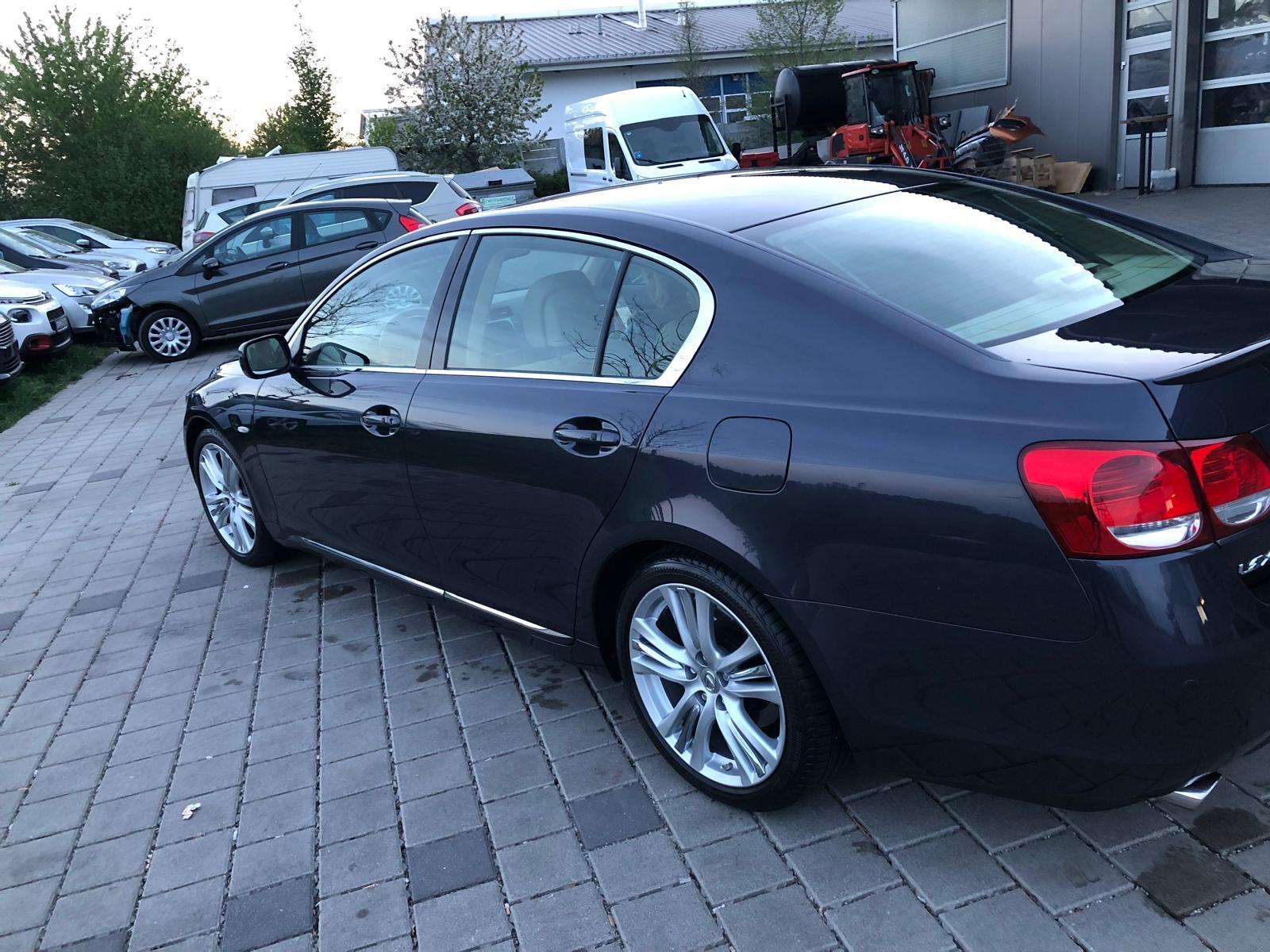 Abbildung des Autos Lexus GS 300