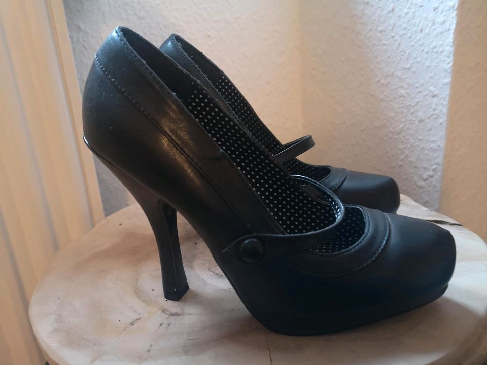 Pumps, Absatzschuh in Schwarz / High Heels / Pin up Schuhe in Böhlen