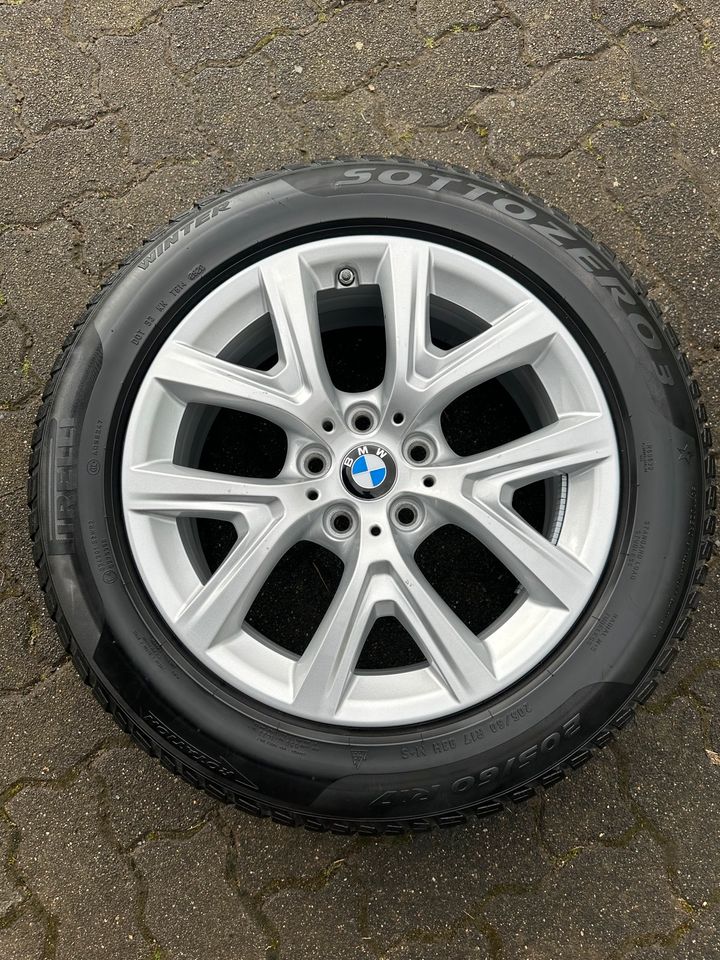 BMW X1 F48 Alufelgen RDKS gute Winterreifen 205/60 R17 in Birken-Honigsessen