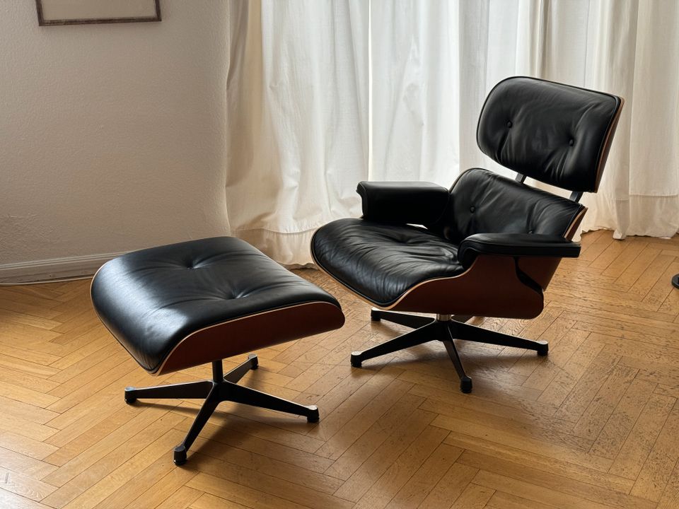 Charles & Ray Eames Lounge Chair & Ottoman in Köln