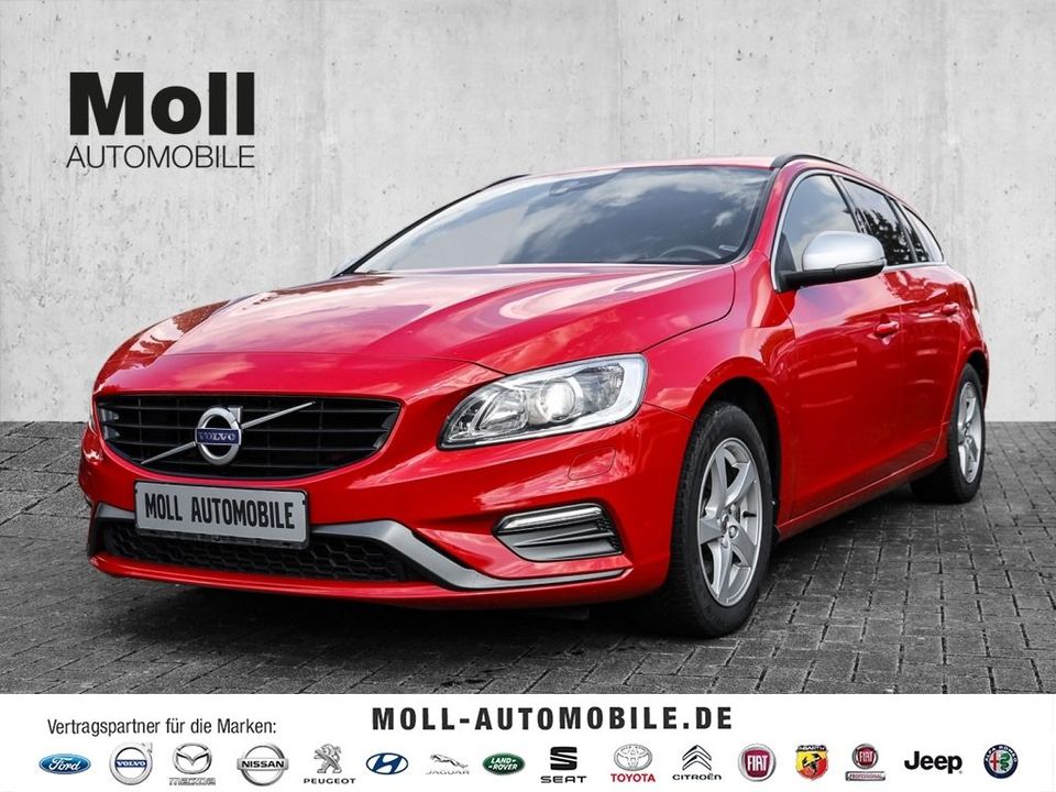 Volvo V60 Kombi Momentum D3 Navi Leder digitales Cockp in Aachen