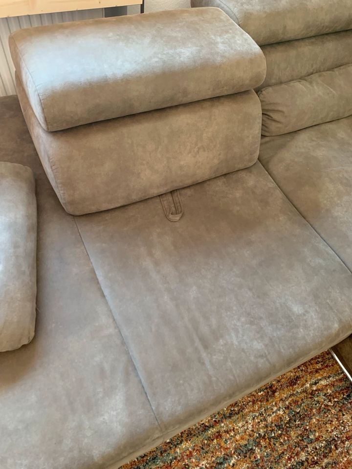 Couch in L Form in Illingen