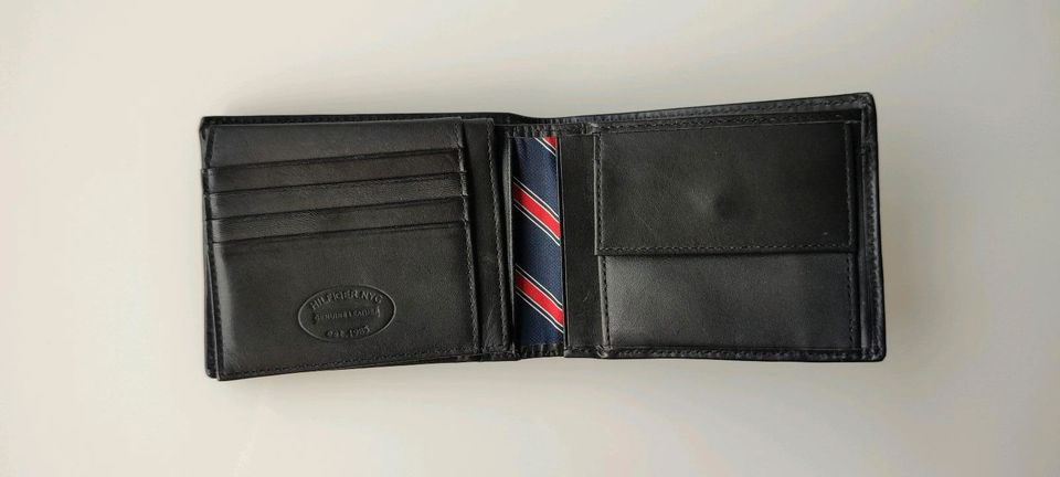 Tommy Hilfiger ETON Geldbeutel in Karlsruhe