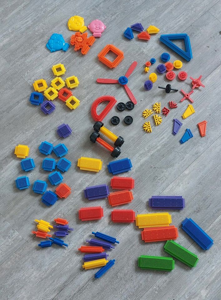 Stickle Bricks bauen, spielen, fördert die Kreativität in Herzogenrath