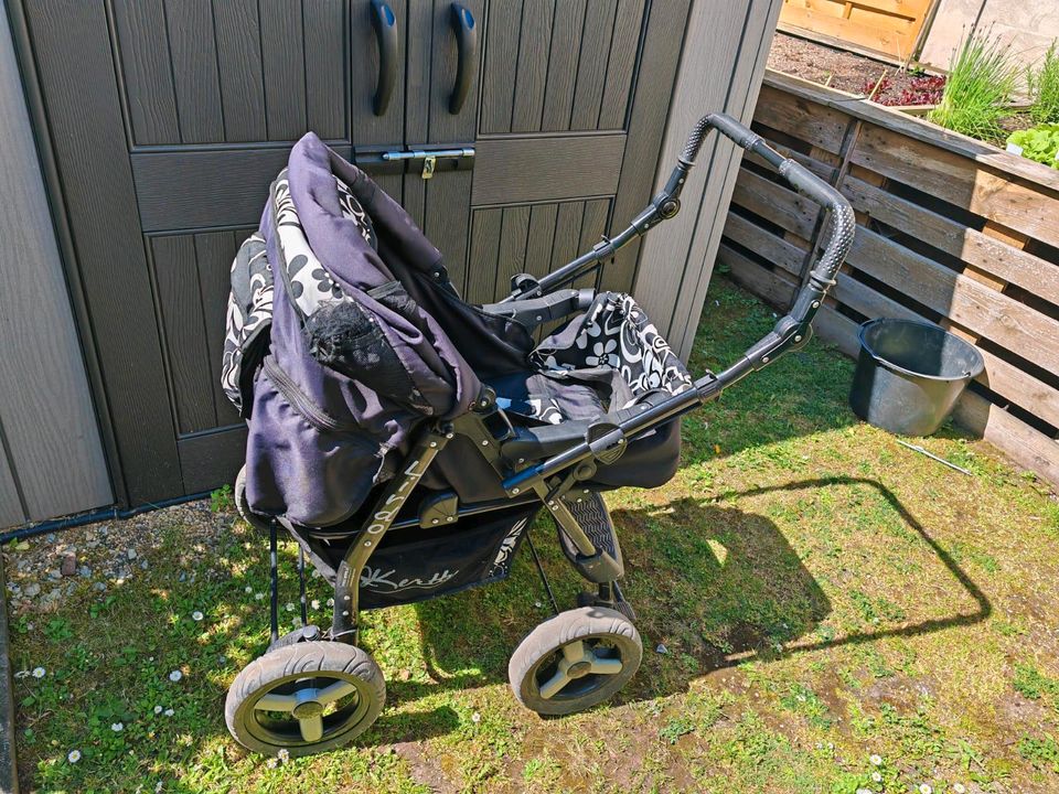 Kinderwagen schwarz in Apolda