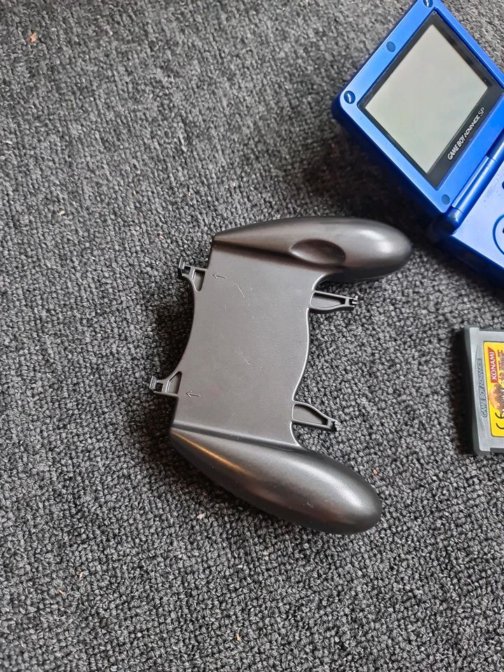 Nintendo Gameboy advance sp inkl. Der Spiele pokemon yugioh in Wesseling