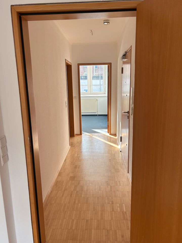 Super traumhafte 2 Zimmer Wohnung Nähe Schlachte mit Balkon und Garage in Bremen