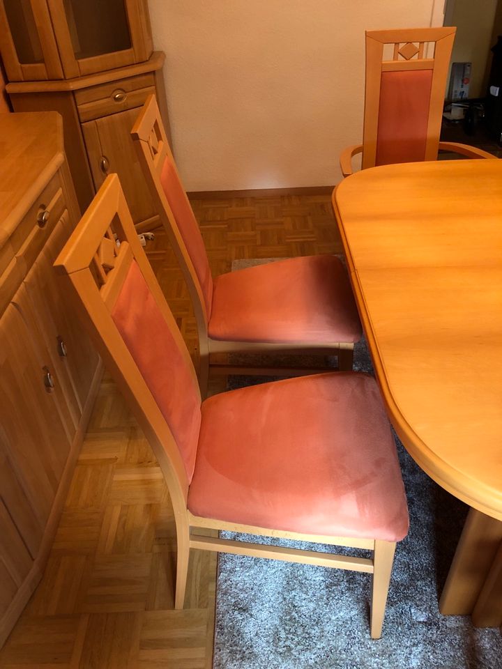 Esszimmer, Tisch, Stühle, Sideboard, Vitrine in Dresden