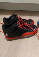 Hohe Adidas Turnschuhe Gr. 30 rot-schwarz Nordrhein-Westfalen - Elsdorf Vorschau