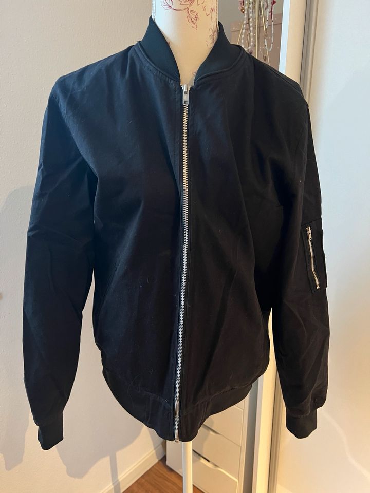 ASOS Herrenjacke Bomberjacke Jacke Herren Gr. L in Frankfurt am Main