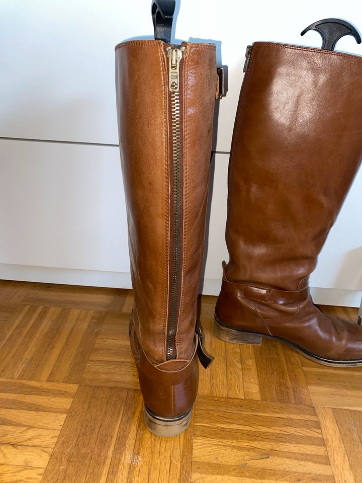 Lederstiefel Stiefel Gr 39 Cognac Farben mit passender Pflege in Grevenbroich