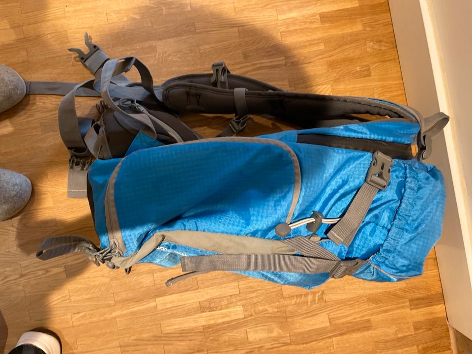 Mantona Elements Outdoor Foto Rucksack blau in Dossenheim