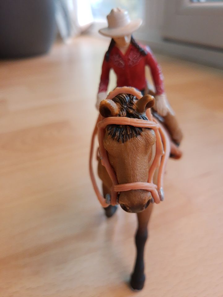 Schleich Western Reiterin, mit Zubehör in Hanau