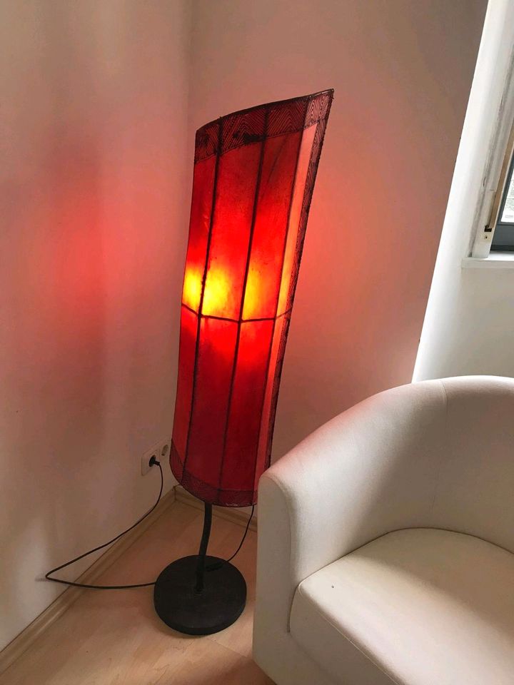 Stehlampe roter Schirm 133 x 35 cm 70771 in Stuttgart