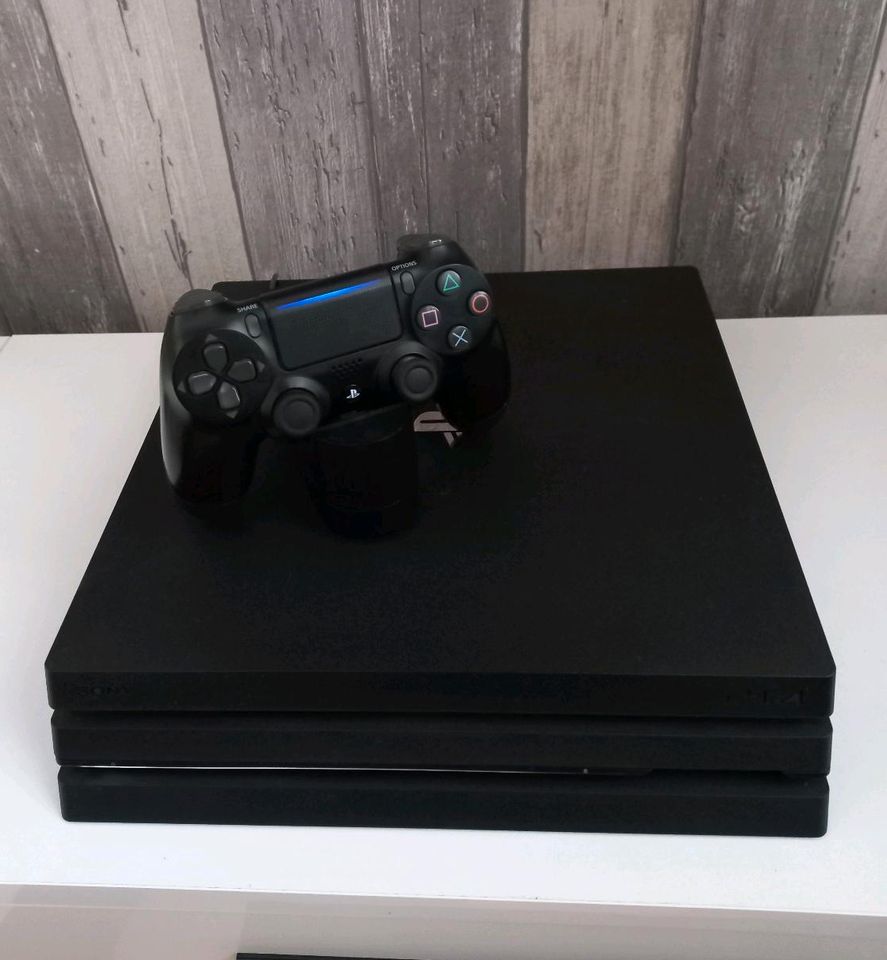Ps4 Playstation 4 Pro mit 1 TB + 1 Controller mit Ladestation TOP in Herne